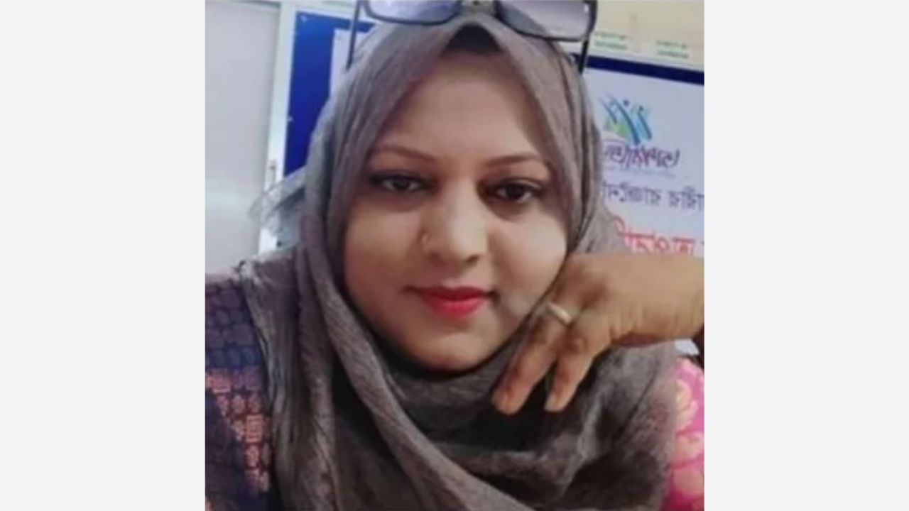 খুলনায় যুব মহিলা লীগ নেত্রী আকলিমা গ্রেপ্তার